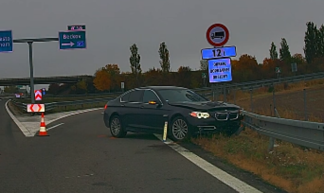 VIDEO: Pod vplyvom drog sa rútil po D1 v protismere, polícii unikal rýchlosťou 230 km/h. Po náraze do zvodidiel zutekal