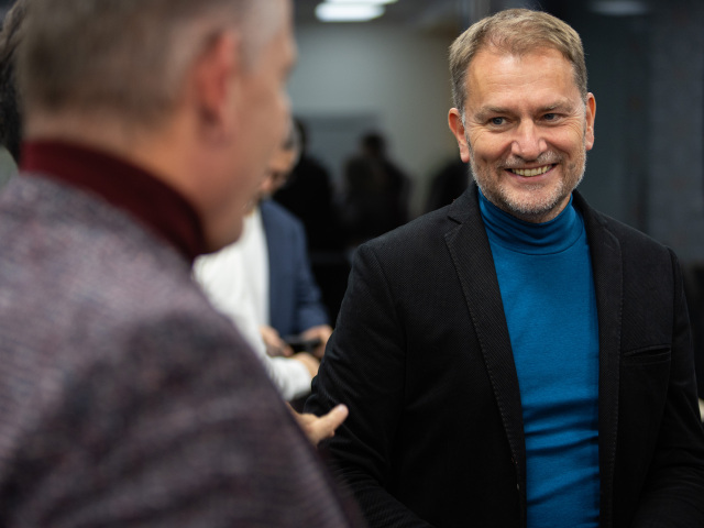 Matovič sa vedľa Šimečku nepostaví. Opozícii vyčíta paktovanie s Ficom, progresívcov pozval na vlastné podujatia