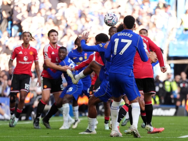 Vylúčenie, jedenástka, bezzubý útok. Kríza United pokračuje, padli aj s Chelsea