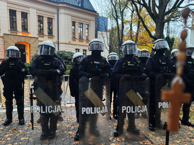 Čo sa deje na poľskom ústavnom súde? Nová šéfka obmedzila chod, pôvodný predseda avizuje návrat „skôr či neskôr“