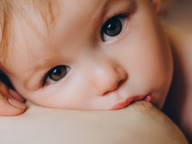 Svetová zdravotnícka organizácia ani UNICEF žiadnu hornú hranicu doby dojčenia nestanovujú.